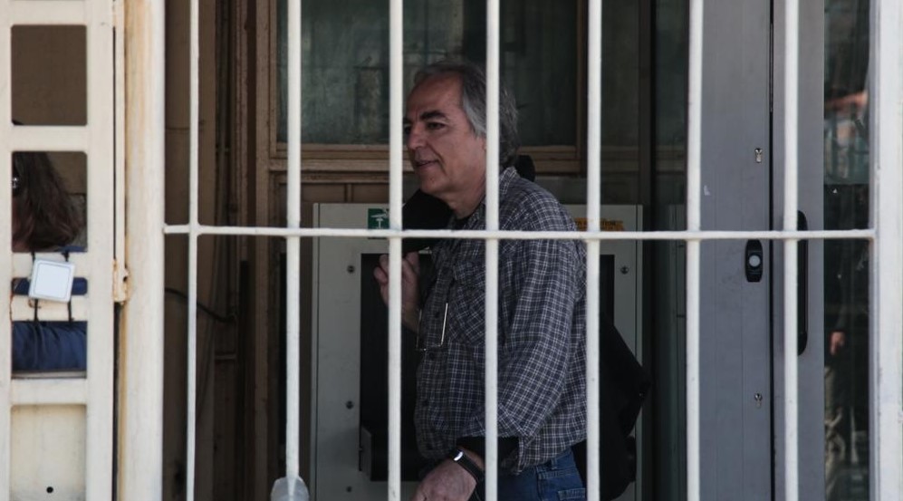 Αλληλεγγύη στον πολιτικό κρατούμενο και απεργό πείνας (από 8/1) Δημήτρη Κουφοντίνα.